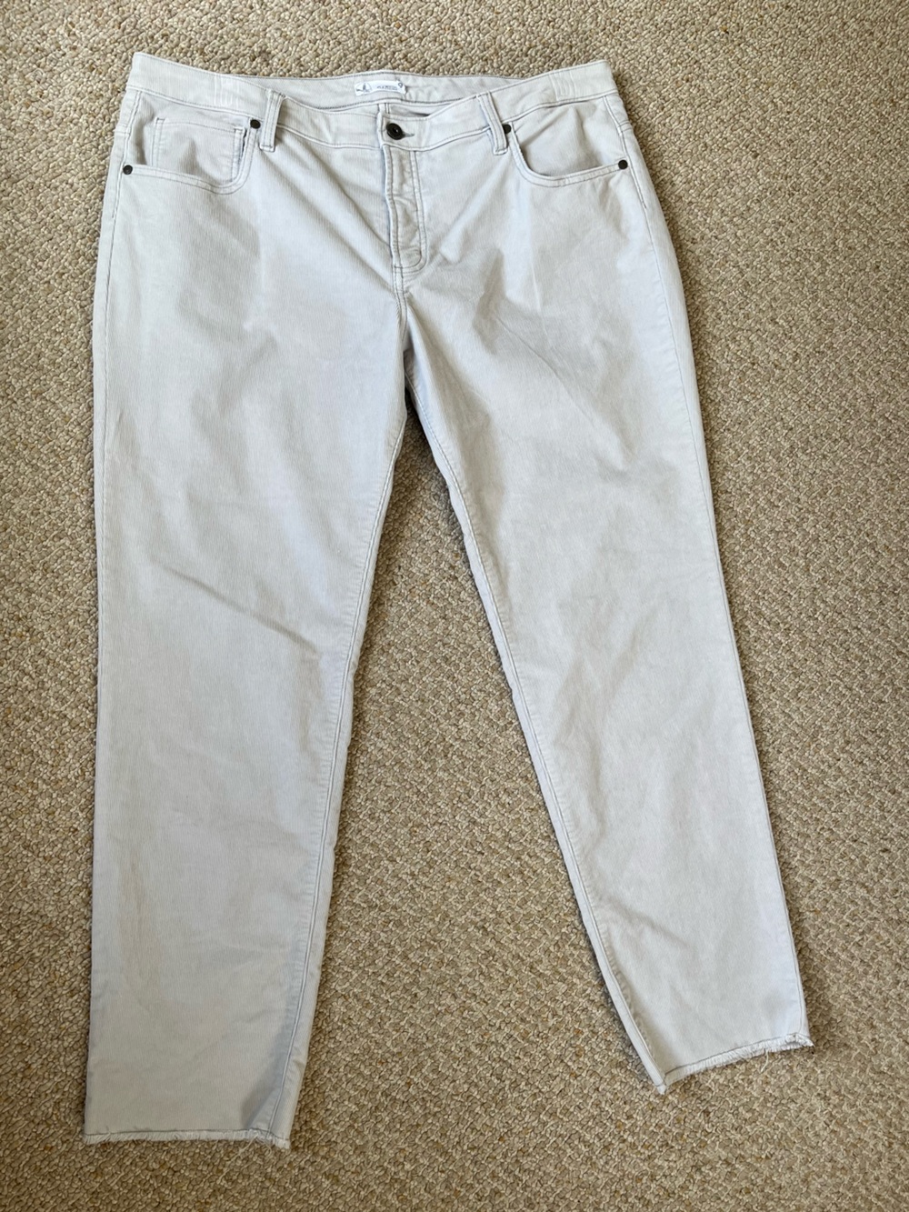 Carve Designs Carson Corduroy Pant with Raw Hem Size 14